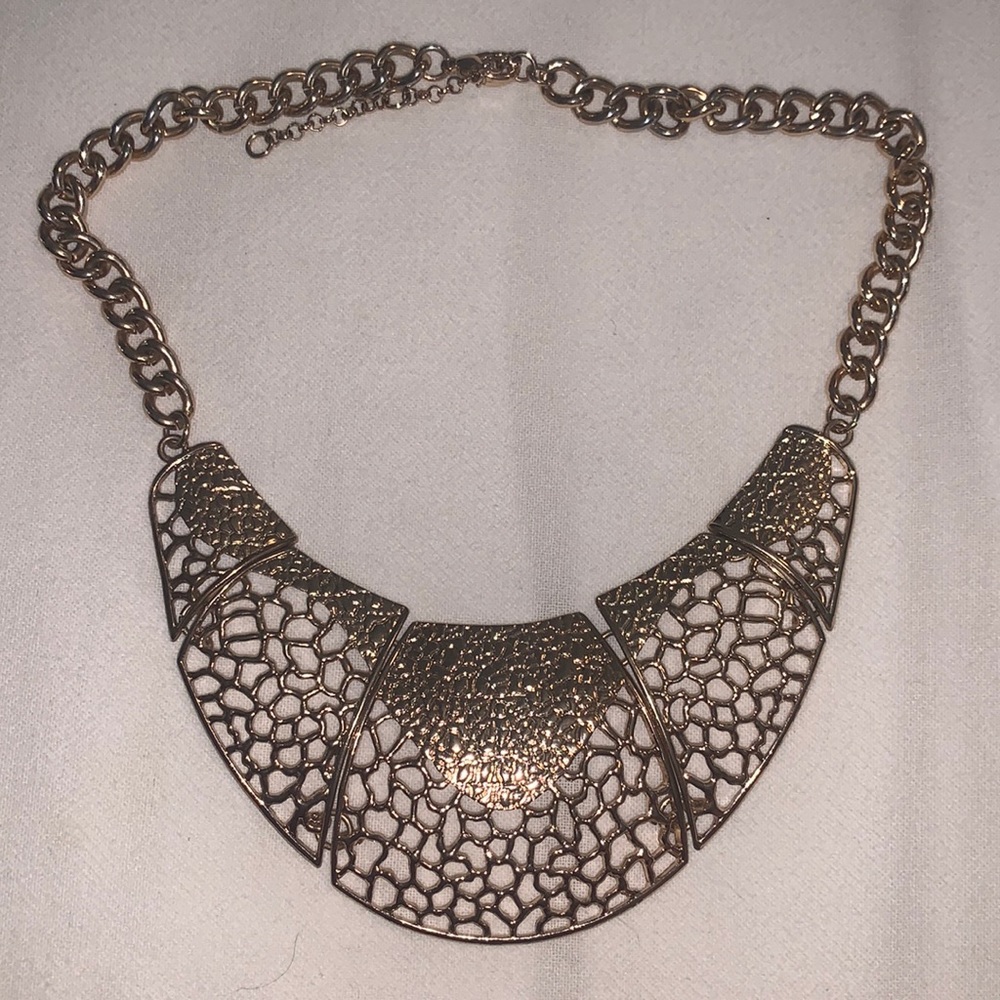 Gold chunky necklace